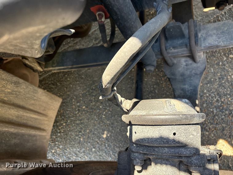 image for item YA4102 2019 Freightliner Cascadia 125 semi truck