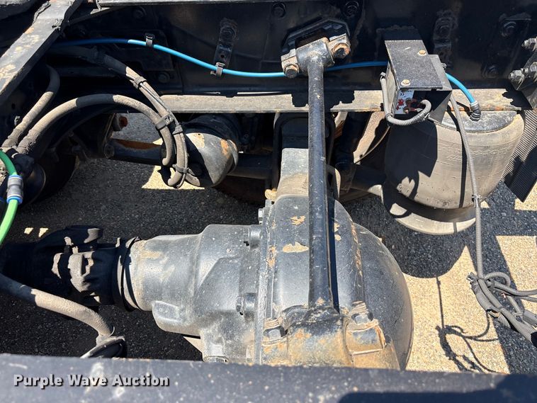 image for item YA4102 2019 Freightliner Cascadia 125 semi truck