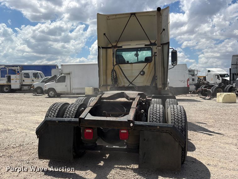 image for item YA4203 2016 Mack CXU613 semi truck