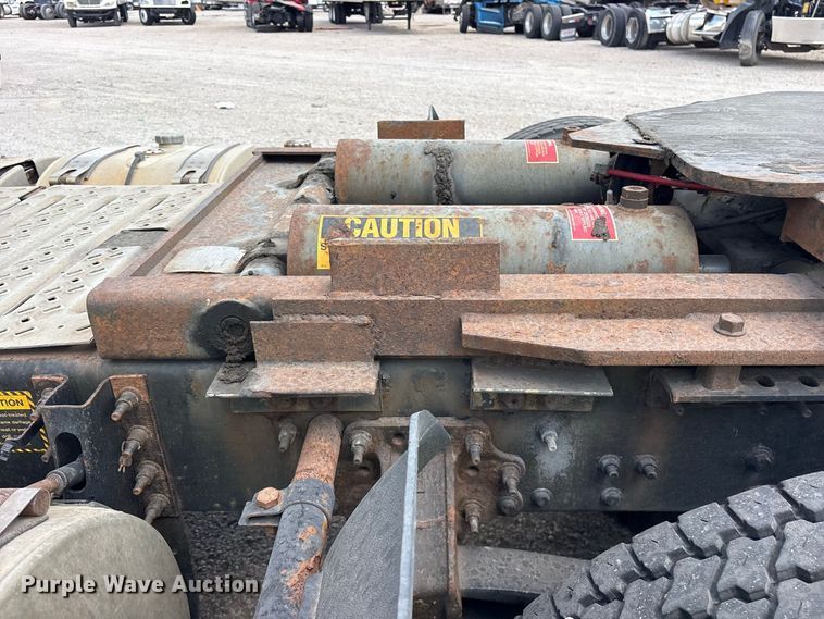 image for item YA4203 2016 Mack CXU613 semi truck