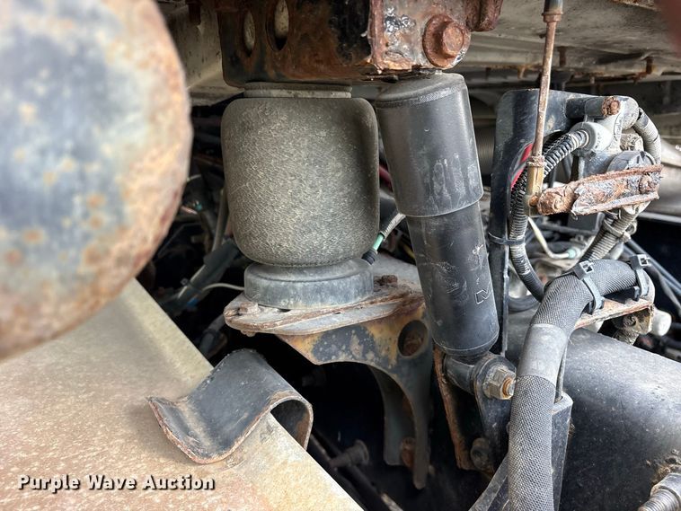 image for item YA4203 2016 Mack CXU613 semi truck