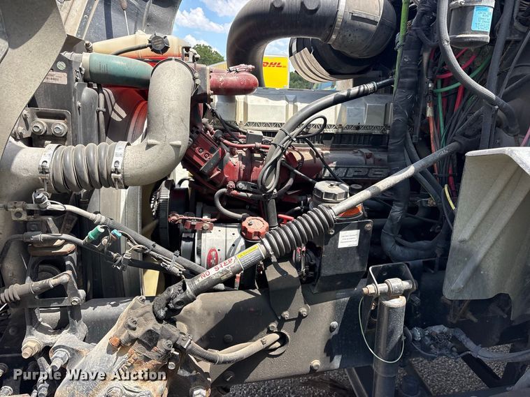 image for item YA4203 2016 Mack CXU613 semi truck