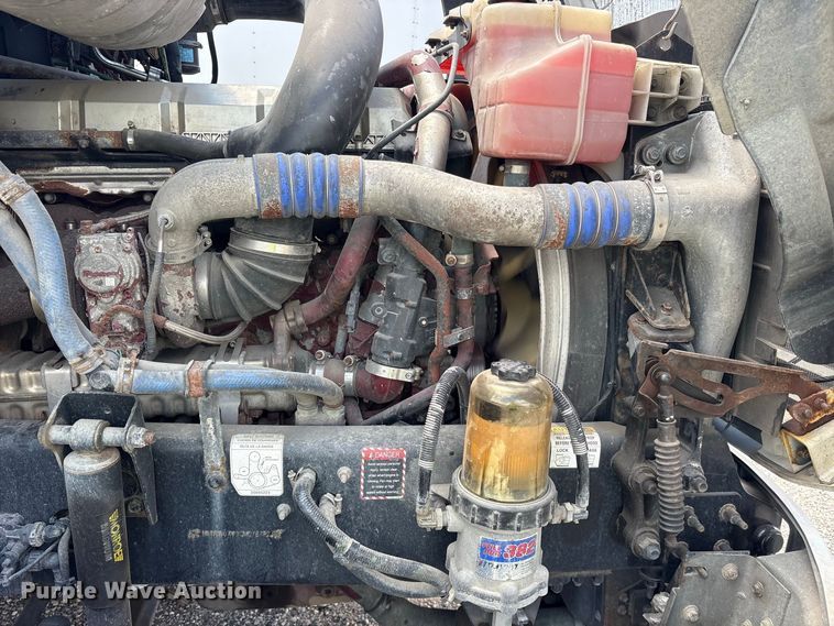 image for item YA4203 2016 Mack CXU613 semi truck
