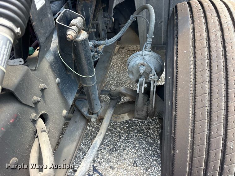 image for item YA4203 2016 Mack CXU613 semi truck
