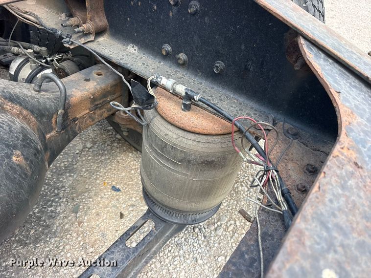 image for item YA4203 2016 Mack CXU613 semi truck