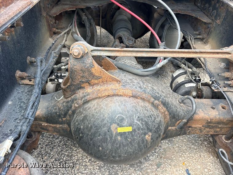 image for item YA4203 2016 Mack CXU613 semi truck