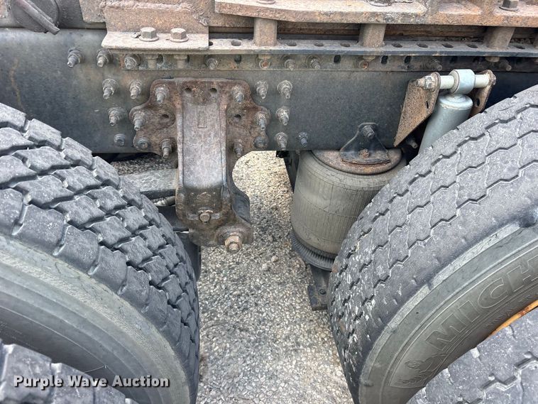 image for item YA4203 2016 Mack CXU613 semi truck
