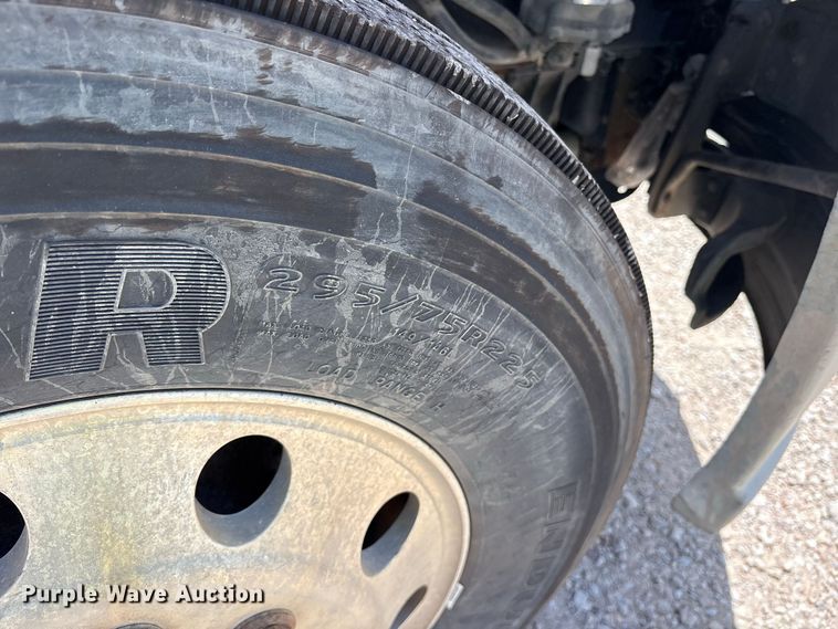 image for item YA4203 2016 Mack CXU613 semi truck