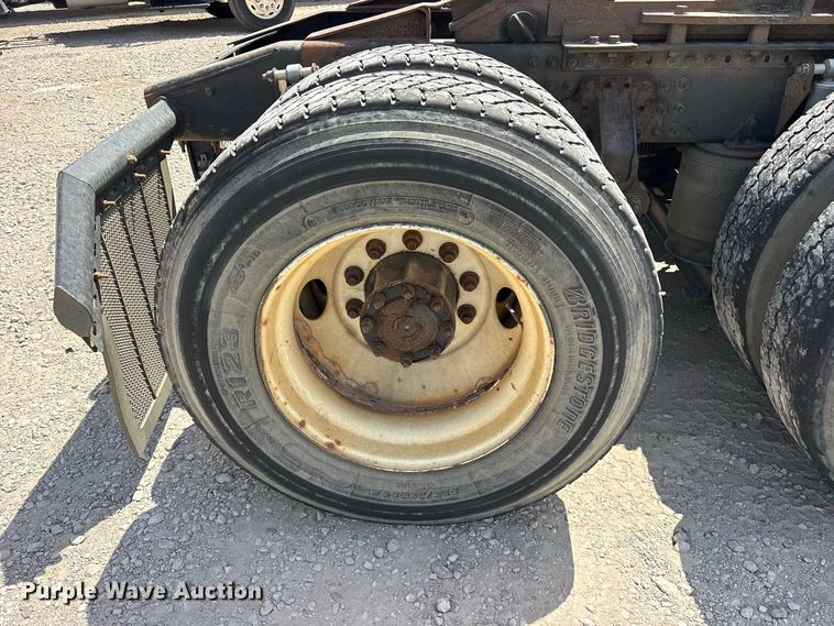 image for item YA4203 2016 Mack CXU613 semi truck