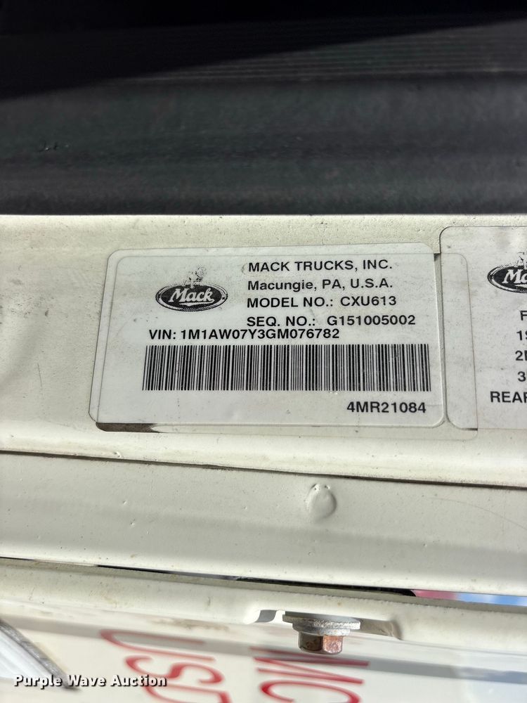 image for item YA4203 2016 Mack CXU613 semi truck