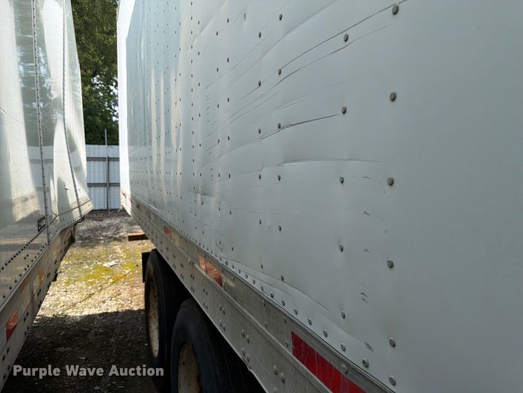 image for item YA4323 2004 Utility VS2DC dry van trailer