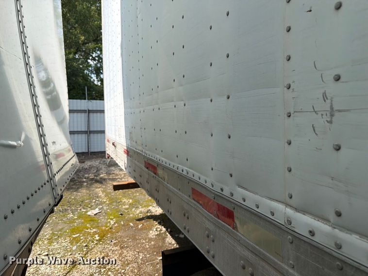 image for item YA4323 2004 Utility VS2DC dry van trailer