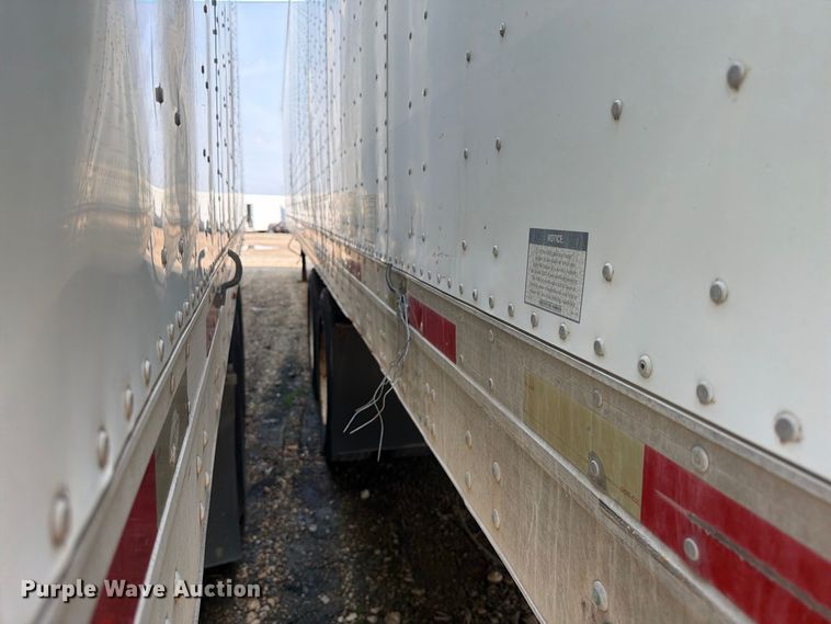 image for item YA4323 2004 Utility VS2DC dry van trailer