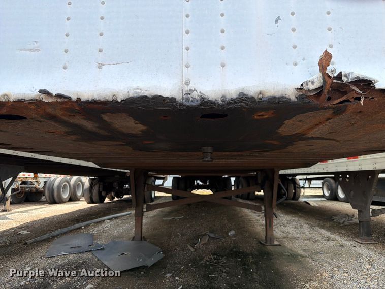 image for item YA4323 2004 Utility VS2DC dry van trailer