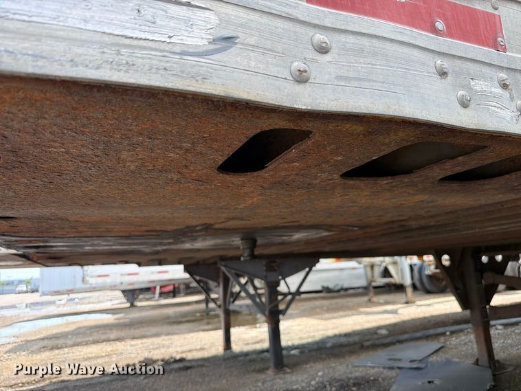 image for item YA4323 2004 Utility VS2DC dry van trailer