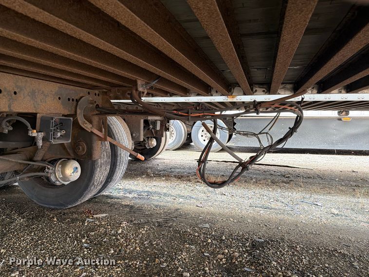 image for item YA4323 2004 Utility VS2DC dry van trailer