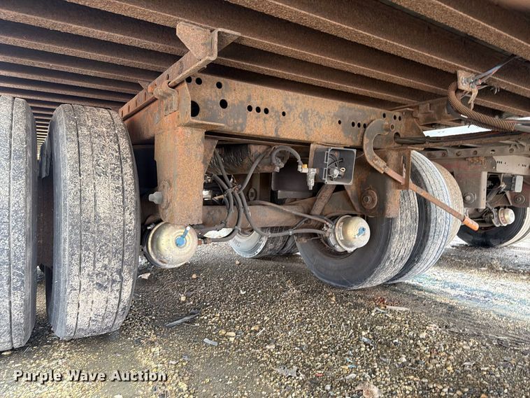 image for item YA4323 2004 Utility VS2DC dry van trailer