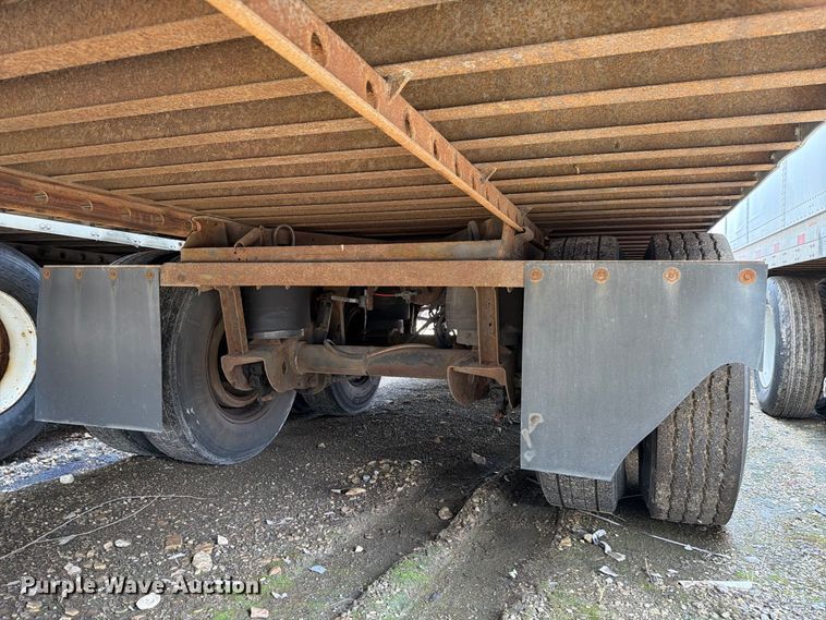 image for item YA4323 2004 Utility VS2DC dry van trailer