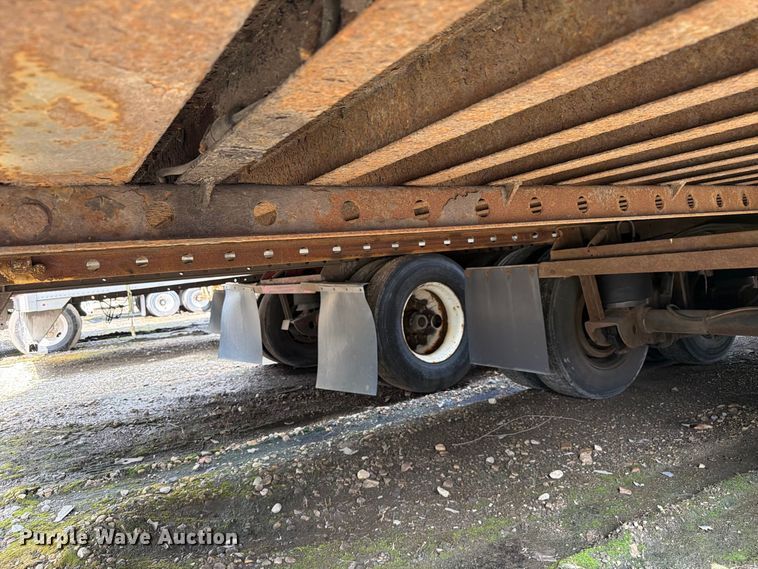 image for item YA4323 2004 Utility VS2DC dry van trailer