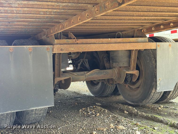 image for item YA4323 2004 Utility VS2DC dry van trailer