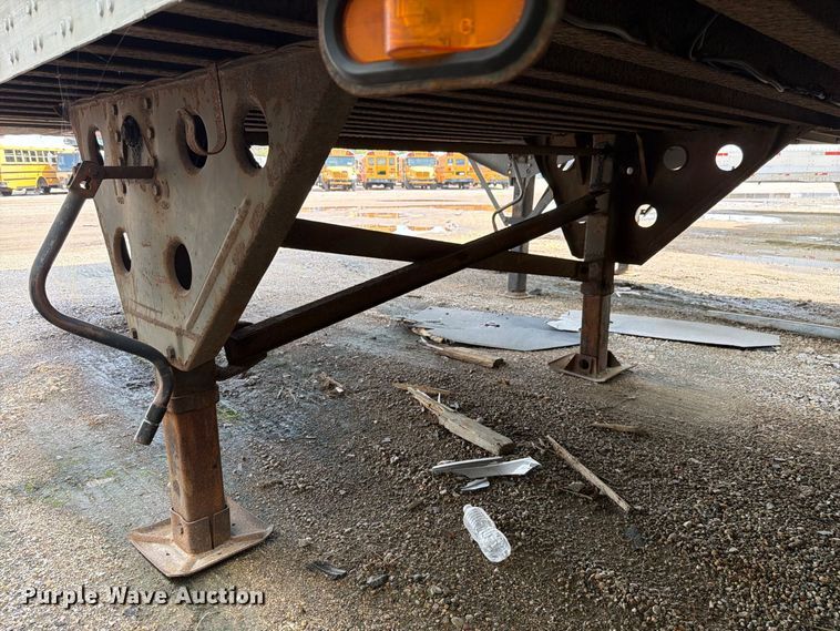 image for item YA4323 2004 Utility VS2DC dry van trailer