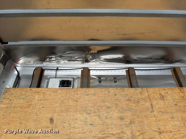 image for item YA4327 2012 Hyundai Translead VC2530152-J dry van trailer
