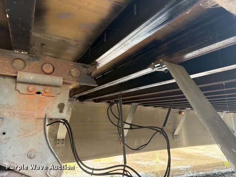 image for item YA4327 2012 Hyundai Translead VC2530152-J dry van trailer
