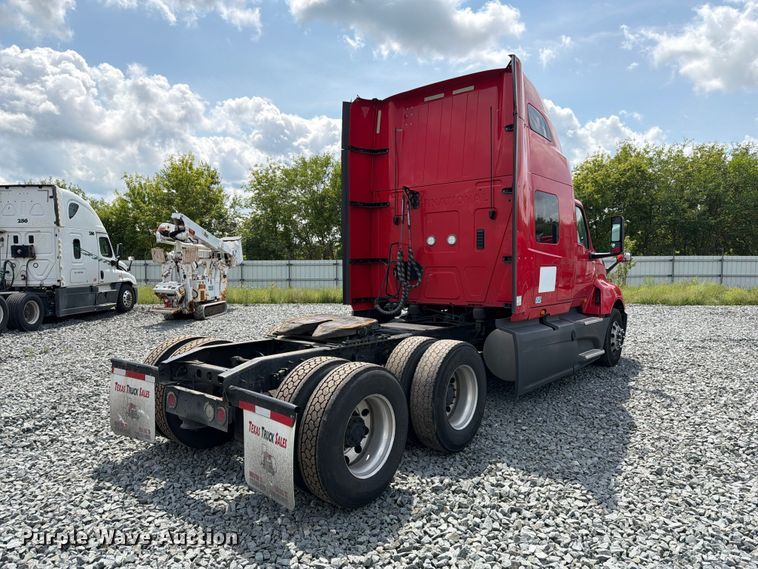 image for item YA4342 2020 International LT625 semi truck