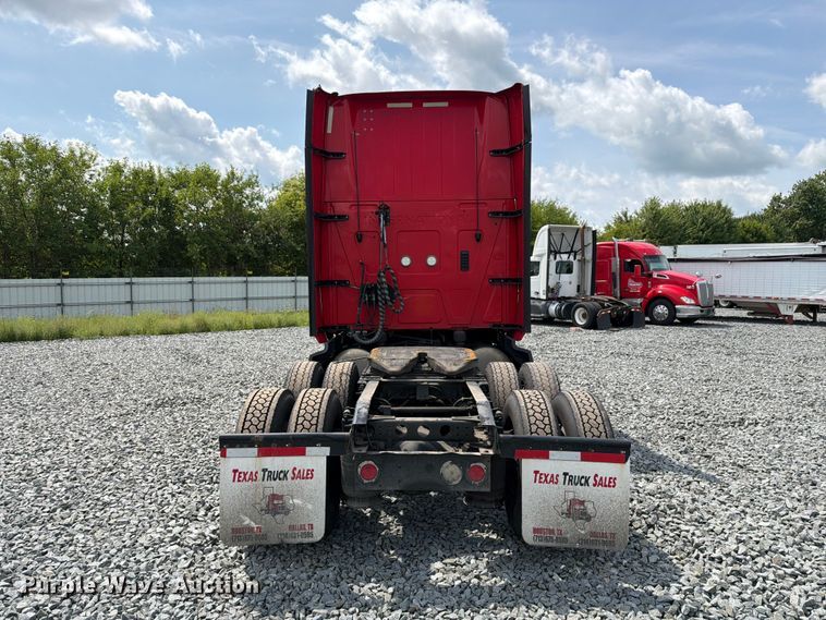 image for item YA4342 2020 International LT625 semi truck