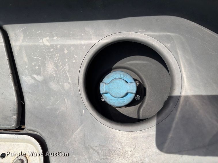 image for item YA4342 2020 International LT625 semi truck