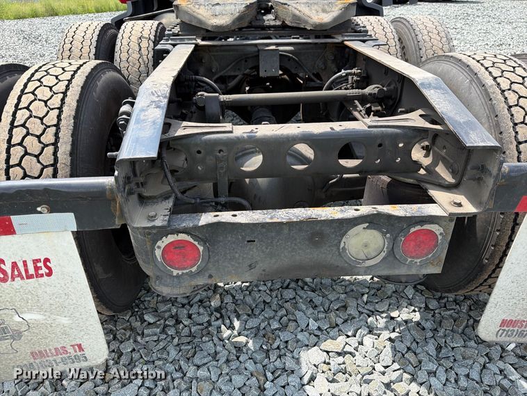 image for item YA4342 2020 International LT625 semi truck