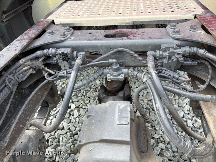 image for item YA4342 2020 International LT625 semi truck