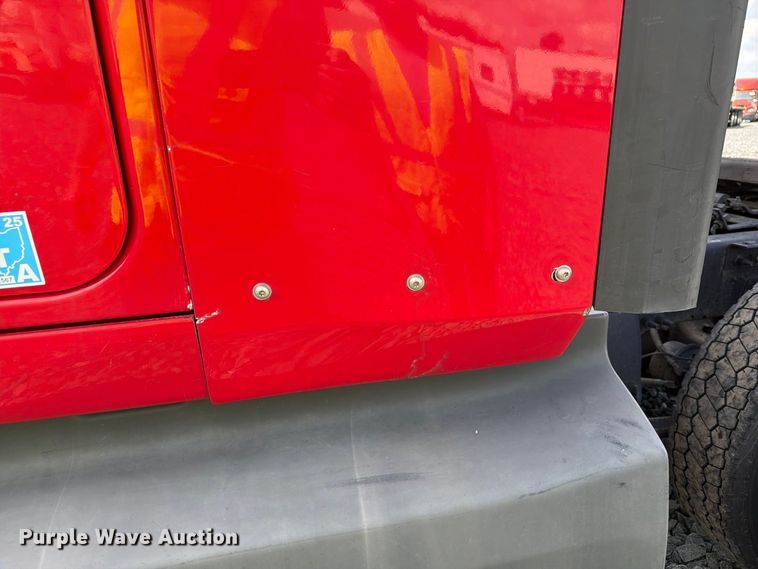 image for item YA4342 2020 International LT625 semi truck