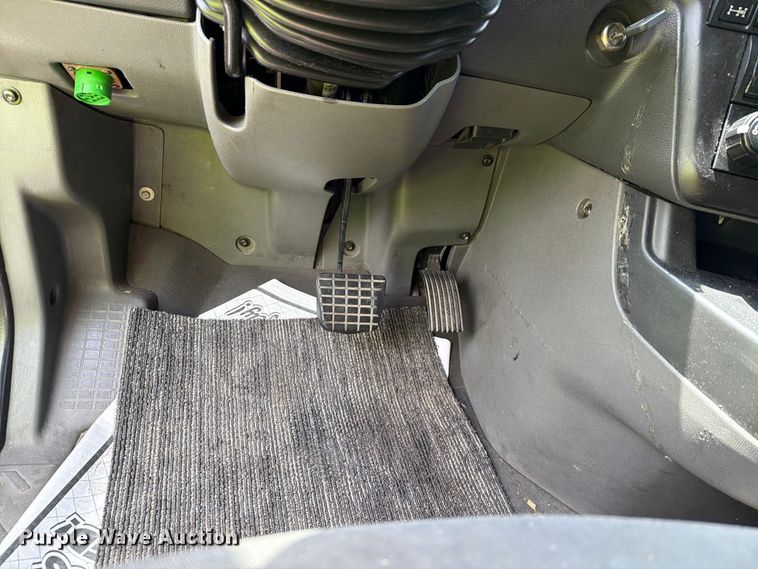 image for item YA4342 2020 International LT625 semi truck