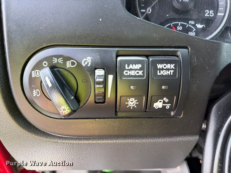 image for item YA4342 2020 International LT625 semi truck