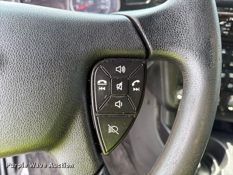 image for item YA4342 2020 International LT625 semi truck