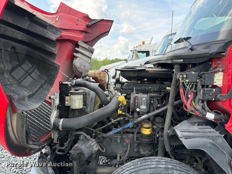 image for item YA4342 2020 International LT625 semi truck