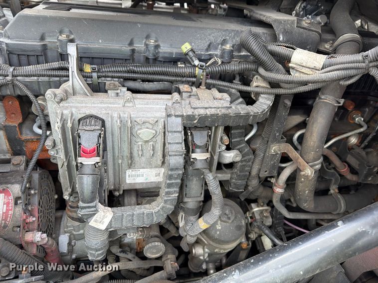 image for item YA4342 2020 International LT625 semi truck