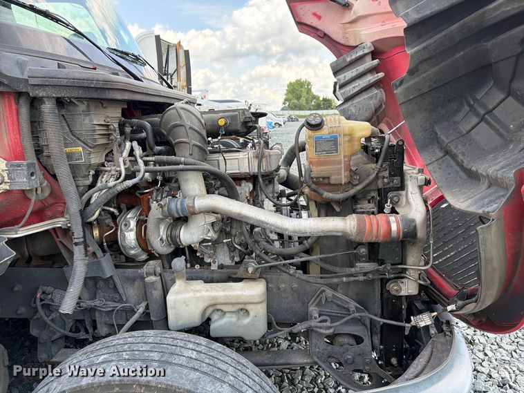 image for item YA4342 2020 International LT625 semi truck