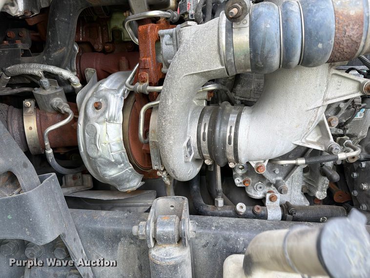 image for item YA4342 2020 International LT625 semi truck