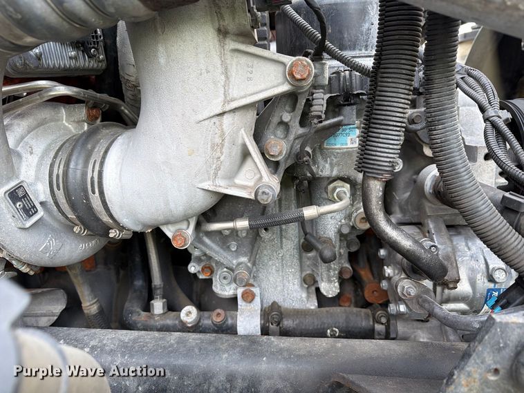 image for item YA4342 2020 International LT625 semi truck