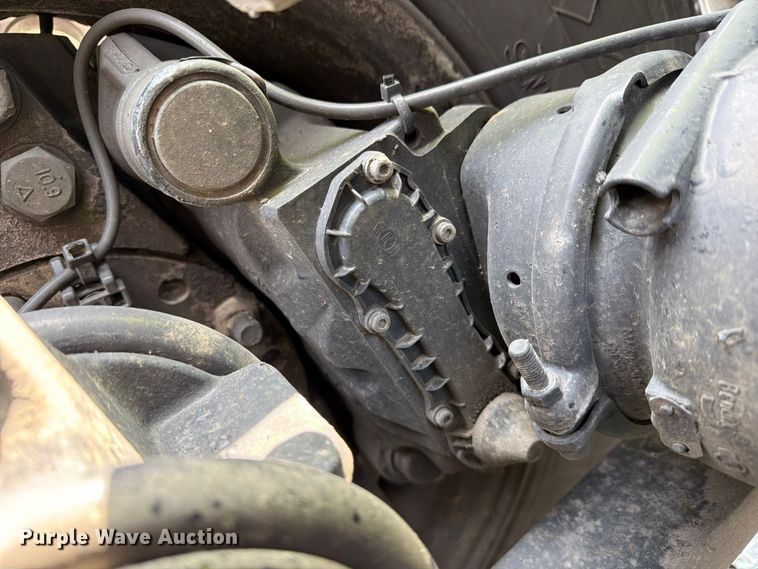 image for item YA4342 2020 International LT625 semi truck