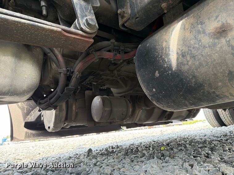 image for item YA4342 2020 International LT625 semi truck