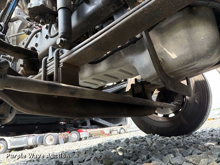 image for item YA4342 2020 International LT625 semi truck