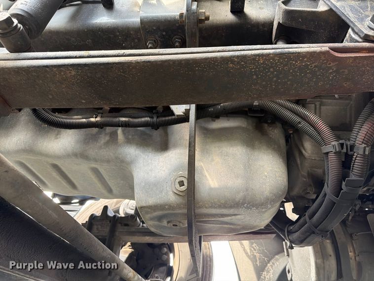image for item YA4342 2020 International LT625 semi truck