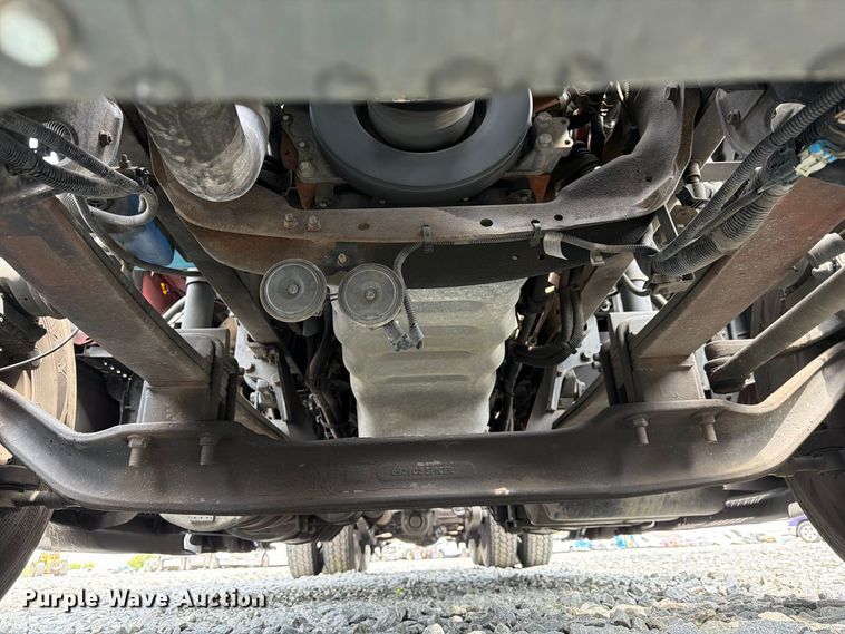 image for item YA4342 2020 International LT625 semi truck