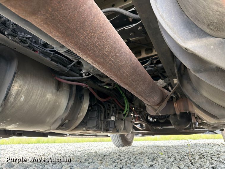 image for item YA4342 2020 International LT625 semi truck