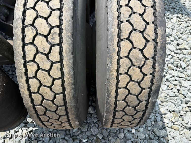 image for item YA4342 2020 International LT625 semi truck
