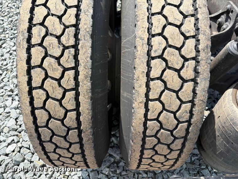 image for item YA4342 2020 International LT625 semi truck