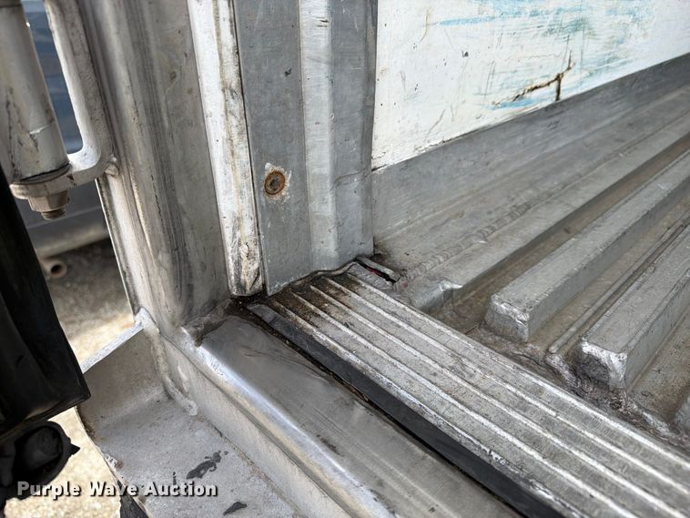 image for item YA4414 2019 CIMC 1RER5305 refrigerated van trailer